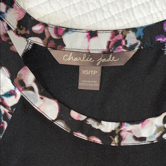 Charlie Jade flowy tank with neck detail - Picture 4 of 9